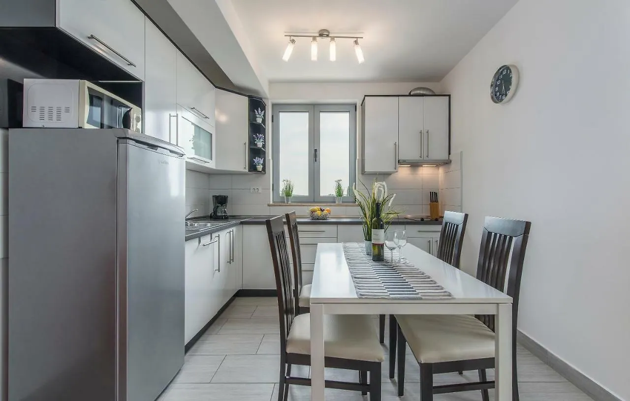 Apartments Kimi Rovinj 0*,